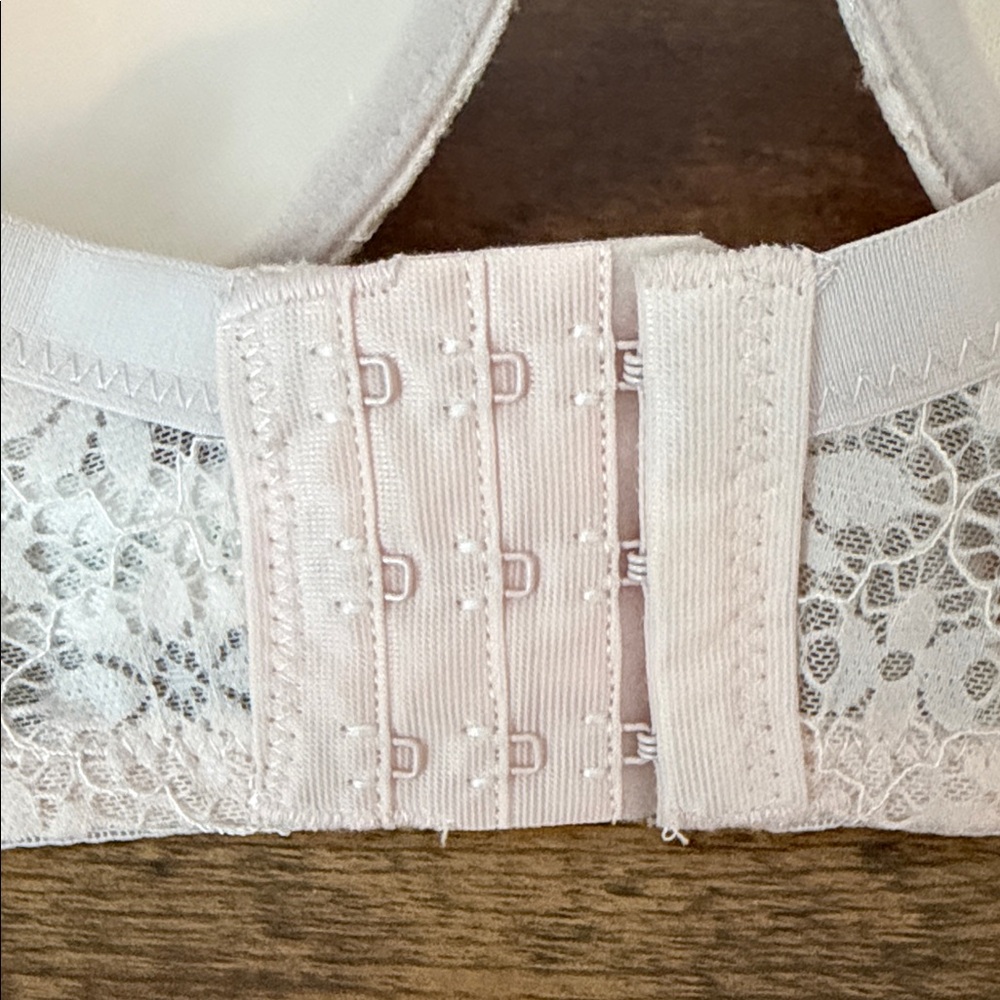Laura Ashley Light Pink Lace T-Shirt Bra - Picture 4 of 8
